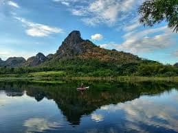 เขาสะท้อนน้ำ