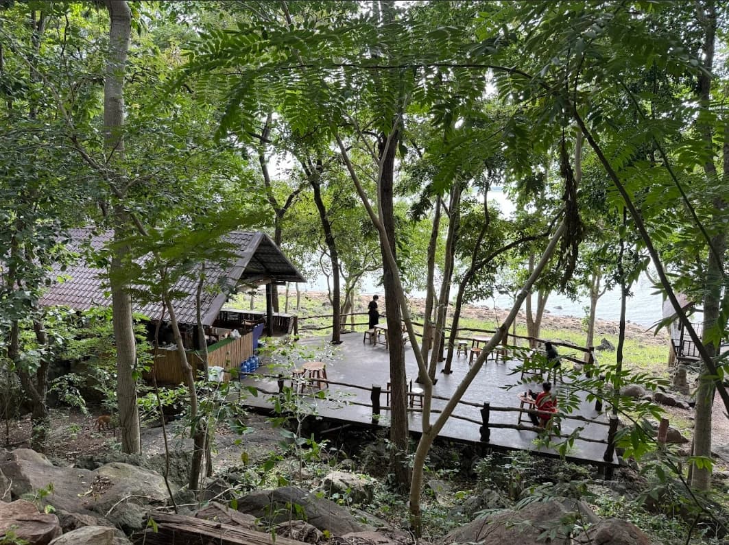 ลานกางเตนท์ แหลมสำราญ